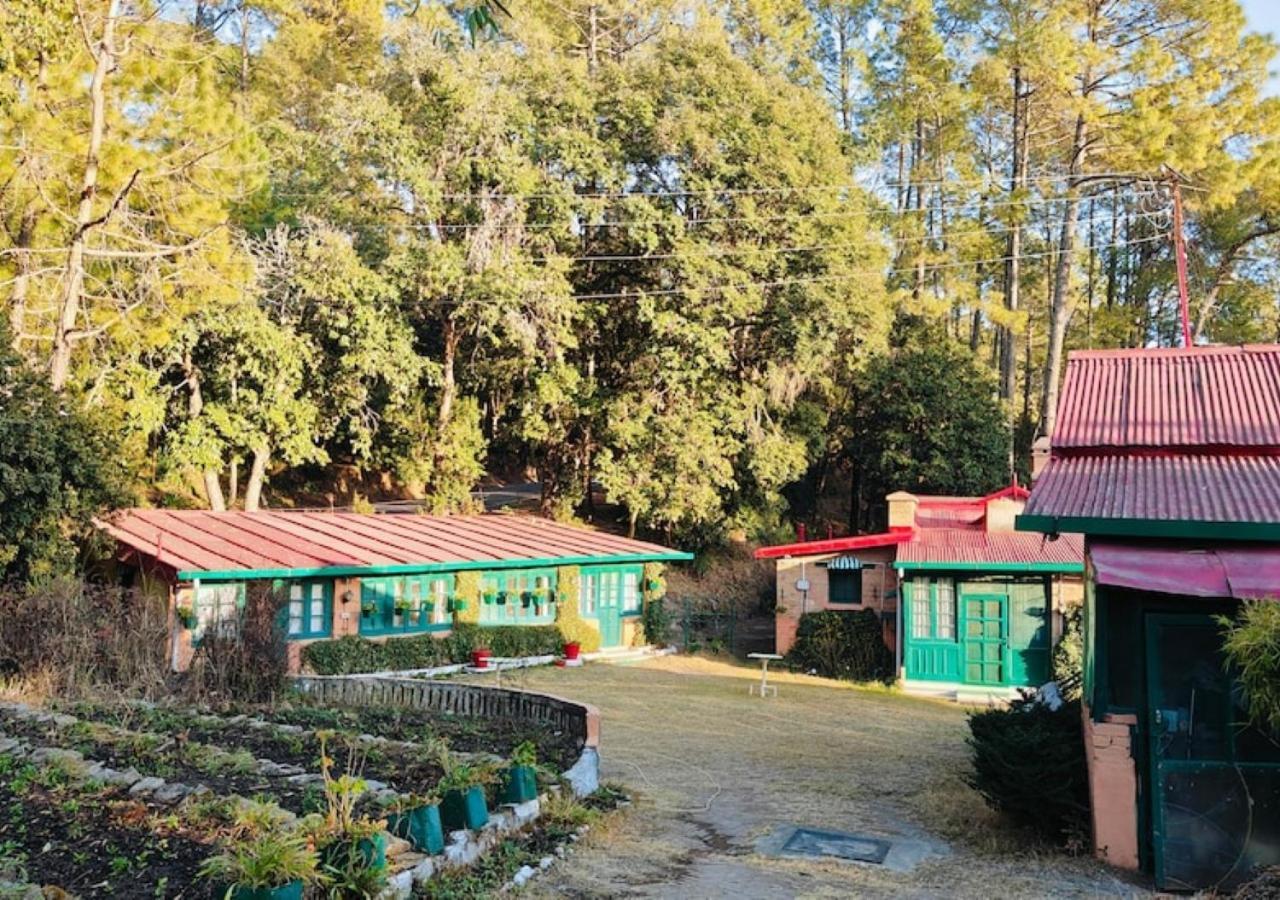 Hotel Chevron Rosemount, Ranikhet Exterior photo