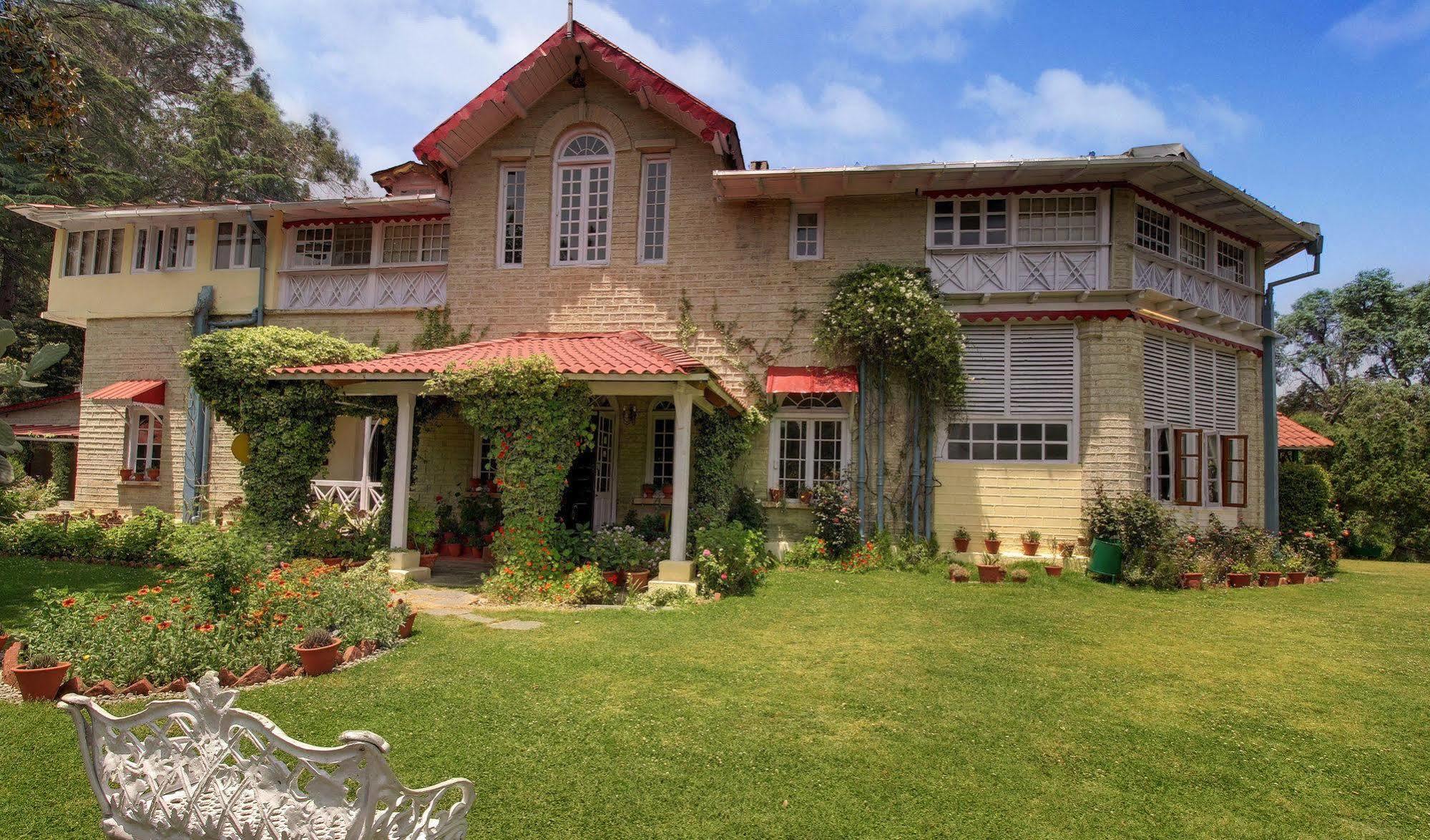 Hotel Chevron Rosemount, Ranikhet Exterior photo